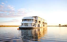 zambezi queen houseboat